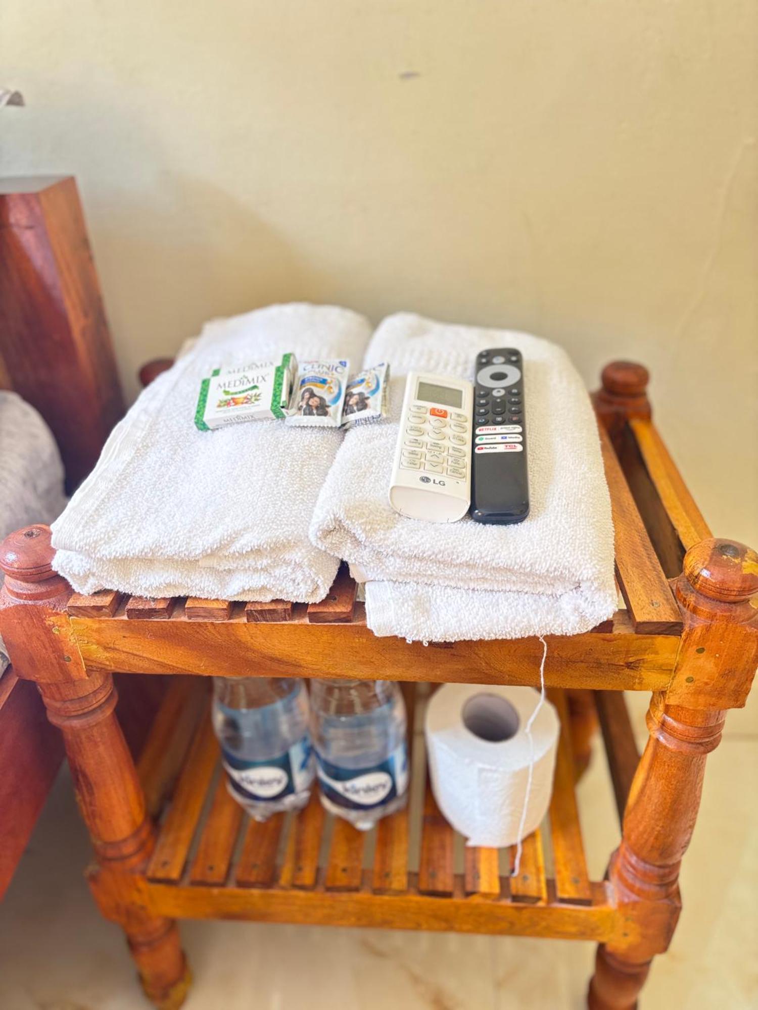 Mahesh Guest House ฮัมปี ภายนอก รูปภาพ