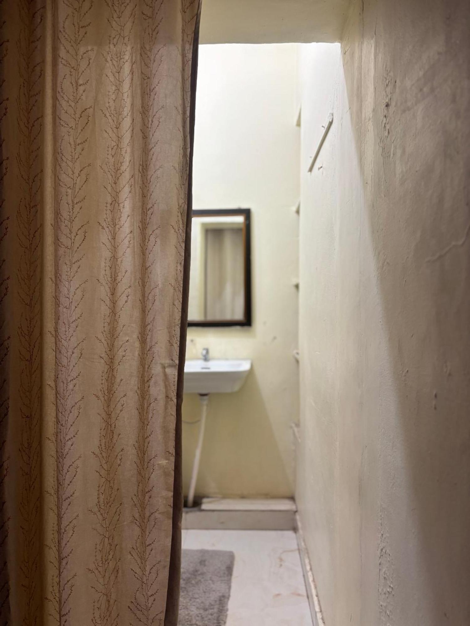 Mahesh Guest House ฮัมปี ภายนอก รูปภาพ